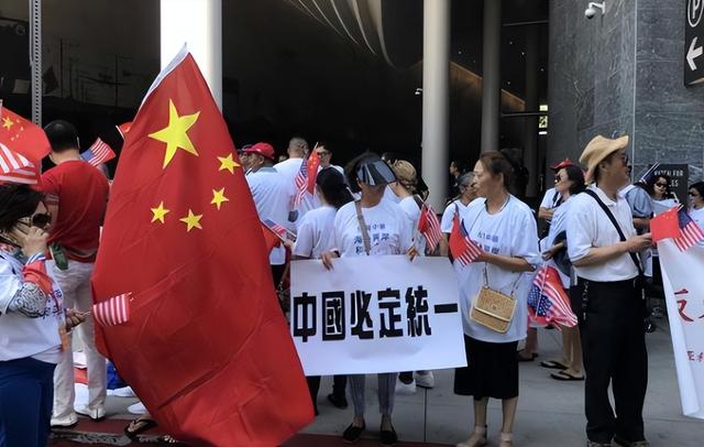 “和平统一”4字不再出现？台湾岛内马上预感到，统一进入倒计时