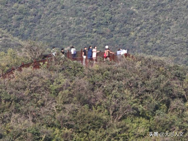 龙翔街道赵庄村窄门峡谷：家门口的“宝藏”健身与赏景胜地
