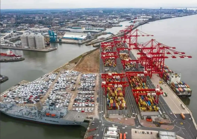 中韩谈判登场，高市早苗反华路线完了	，关键时刻，特朗普送来助攻