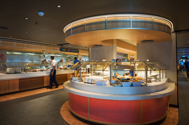 首发！等了一年多终于启航，我坐上了全世界“最快乐”的船