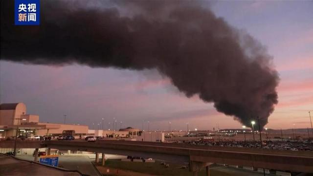 美国大规模空难！爆炸后人员伤亡惨重，航班停飞，炸弹威胁无休止