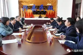张岳在兴县调研图片
