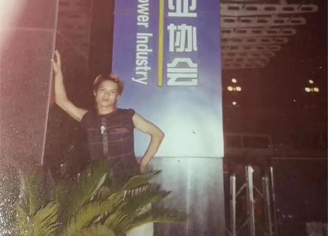 2007年，湖南小伙到上海打工，认了上海干妈，失踪18年生死未卜