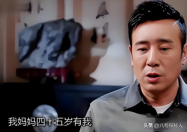 3岁丧父，吃姐姐奶水长大，成名后为8个哥姐买房，如今成全家骄傲