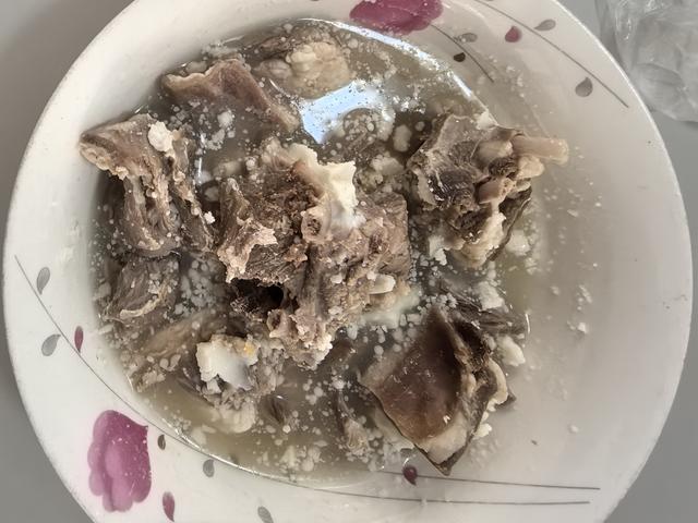 有人买菜却没菜吃，家庭主妇生病才知，伺候人真的是一门学问