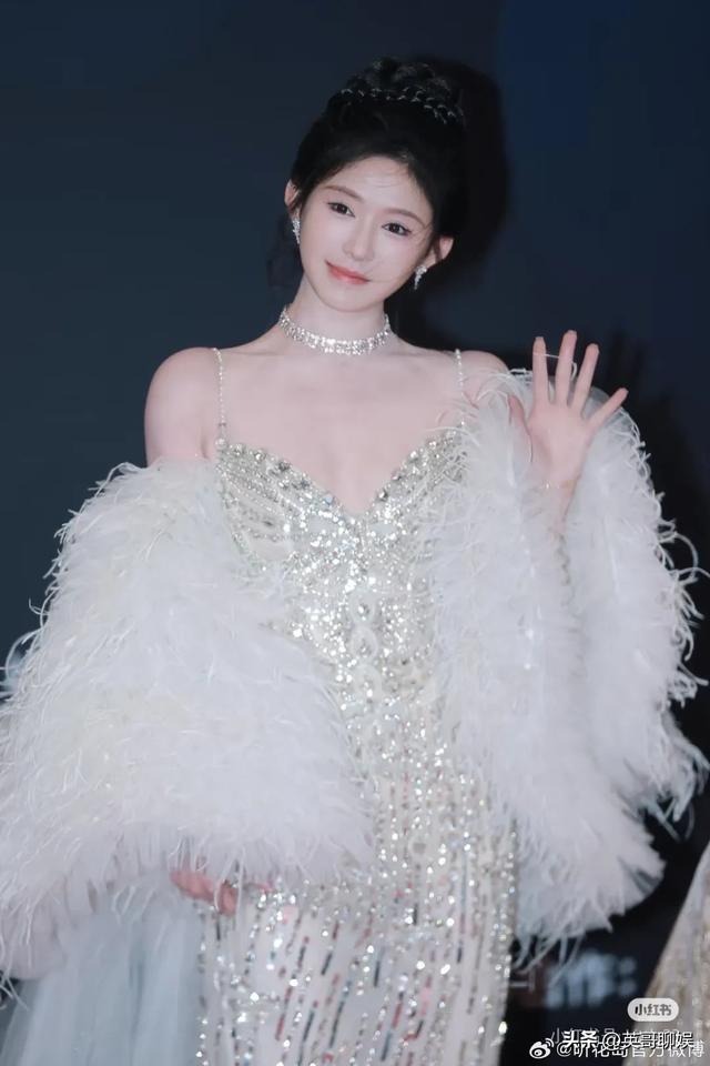 丑不自知的五位短女演员，天生苦相脸还演“女神”，究竟谁的错？