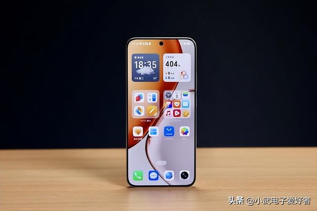 荣耀 X70 上手：续航抗摔都能打，但这情况别买