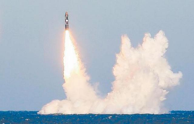 轰隆一声巨响，核导弹爆炸	，俄军再次让普京失望，对美国底牌没了