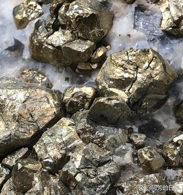 不只是“卡脖子”！稀土的真正威力曝光，看懂中国科技博弈的底气
