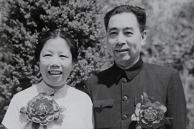 原国务院总理李鹏坦言：外界传闻我是周恩来养子的说法，并不确切