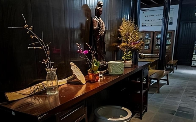 风流尼姑释智定：白天念经晚上夜店，东窗事发时，屋里还藏着假发
