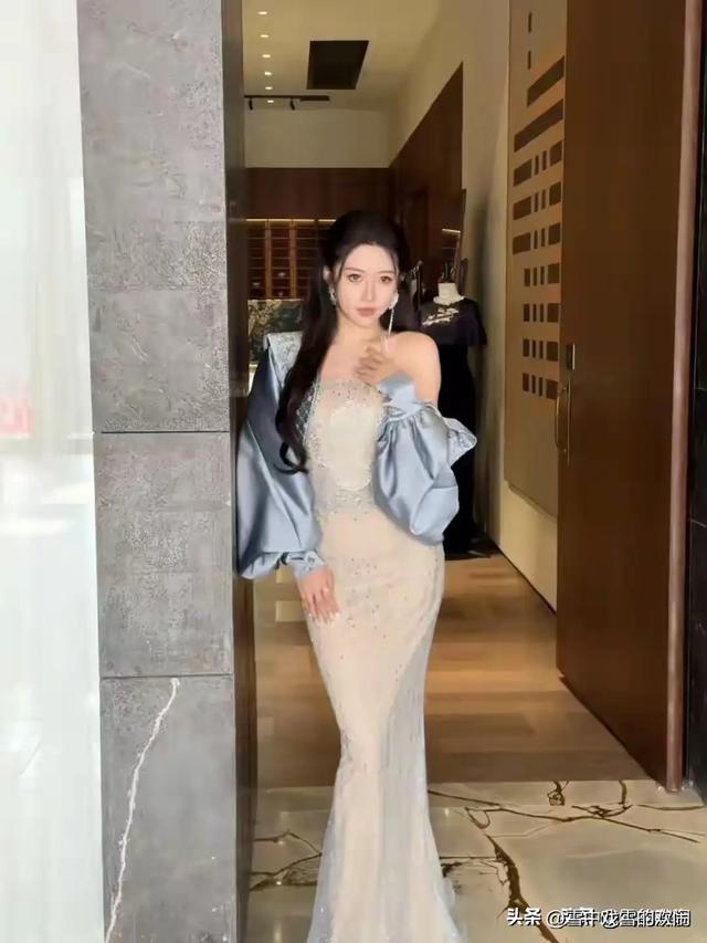 陕西咸阳一名媛，好漂亮，仙姿玉色	，貌美如花，绝世佳人不过如此