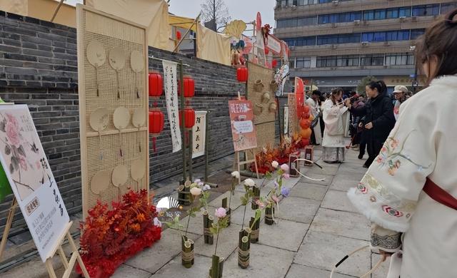 吴越古风市集开市 古装摊主解锁逛集新体验