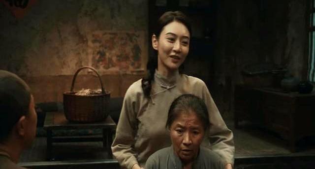 《生万物》宁家大院腌臜事：父子共享风尘女，大嫂莲叶算计终成空