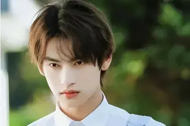 出轨劈腿还不尊重粉丝？他怎么不是塌房就是在塌房的路上啊……图片