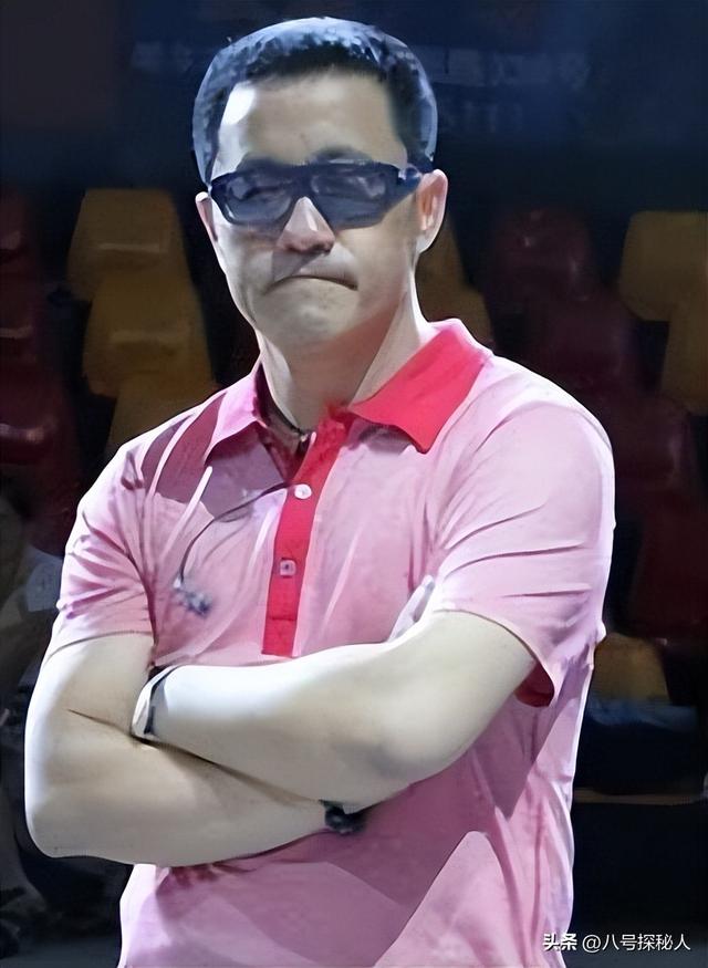 不听赵本山劝告，离婚再娶“女儿闺蜜”，王长贵向同龄岳父母拜年