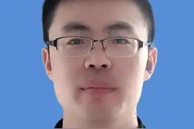 男人得知小男孩，是他分手了四年的前女友偷偷生下的孩子。图片