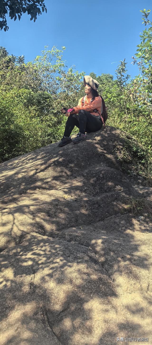 苏州大焦山不高的山峰却走出惊险之感，拍出了大片之作