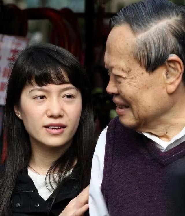 误会太深！直到杨振宁对翁帆的称呼曝光，才懂杨澜那番话含金量
