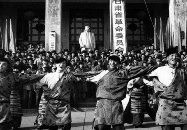 他是原甘肃省委书记，1967年被夺权，1971年再次担任甘肃省委书记