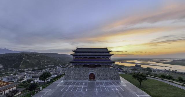 陕西与山西河南三省交界有座小城，山河壮阔，让王维都流连忘返