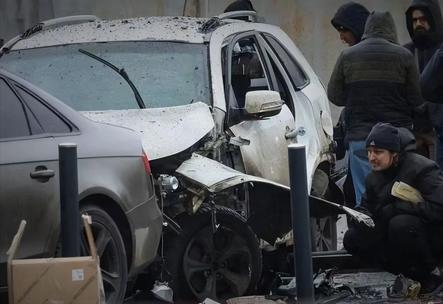 报复来得太快！俄军中将被斩首后，普京下令复仇，乌多地陷入火海