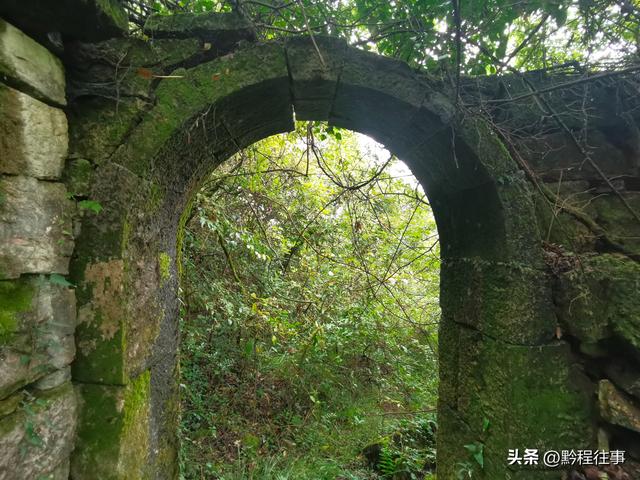 探寻龙眼山古寺遗址，一次最为艰难的野外探险之旅