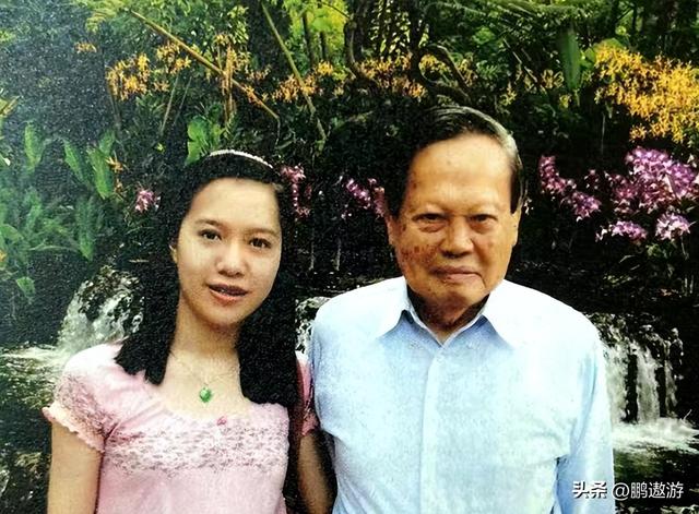 杨振宁因病逝世！刚过完103岁生日，最后一次亮相是为妻子庆生
