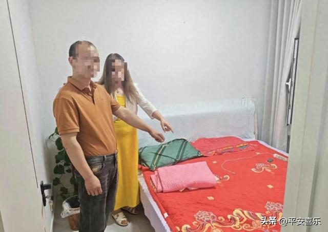 公寓楼里查出卖淫窝点	，警察蹲守一整天，6人当场被抓	。