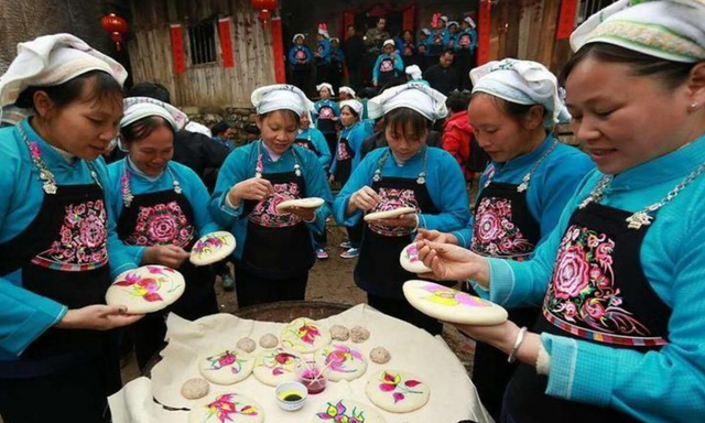 广西与贵州交界处的“菇类村”，女性衣着开放，以母系社会为主