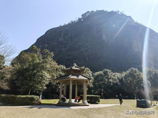 龙虎山三绝之古越族崖墓群