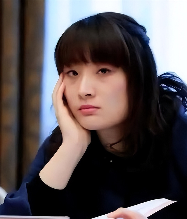 宣告卸任董事长仅半月，宗馥莉“新身份”曝光	，宗泽后高兴早了