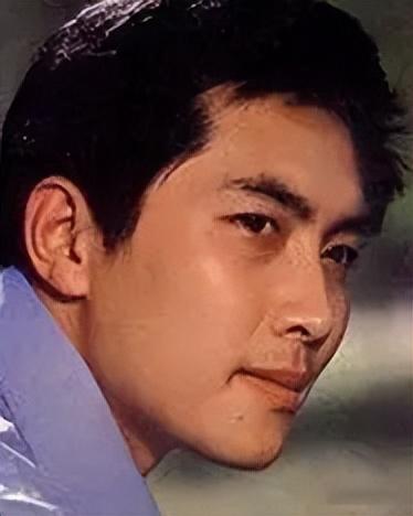 唐国强也没想到，走了35年的前妻，意外让两个残疾儿子承受了恶意