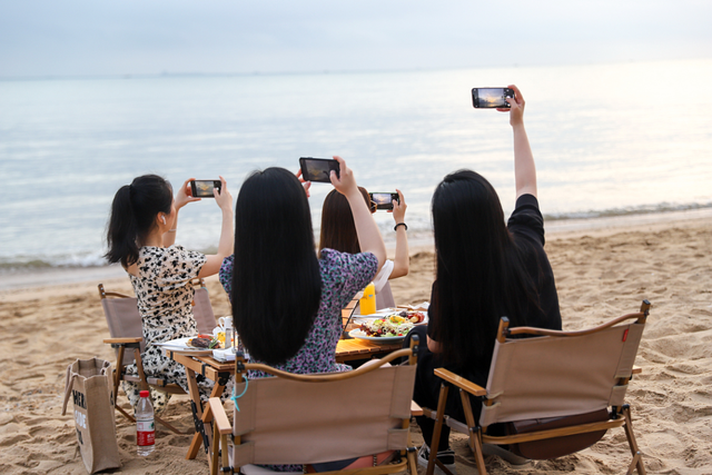 新加坡总统，中国不要自给自足，海南封关将会砸了新加坡的铁饭碗