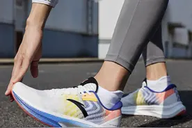 全网最全汇总，十大300元档性价比热门跑鞋，看一篇就够了图片