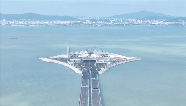 明明已有港珠澳大桥，为何又耗资500亿建深中通道？真的值得吗？