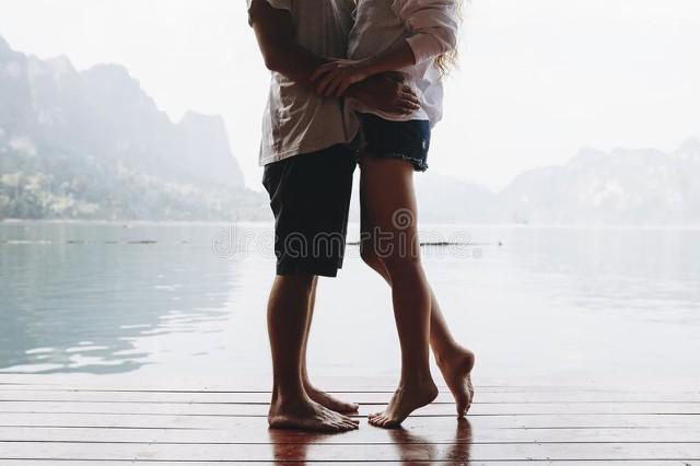 91年的暑假，我在表哥家，撞见表嫂和一个陌生男人的秘密