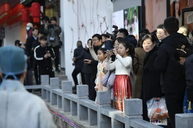 江南水街今日开街，具象化的“塞上江南”来了→