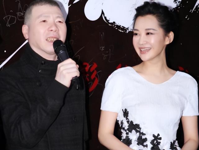 徐帆不再隐忍，高调回应和冯小刚离婚传闻，16字回应字字扎心