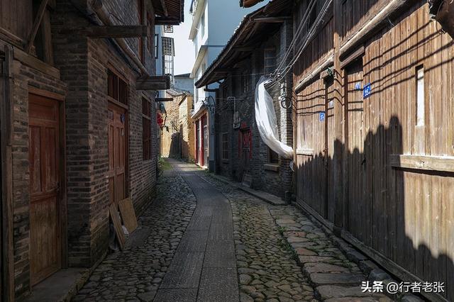 走遍福建古村落，武陵溪边六百年古村，九棵古榕九条古巷古街古井