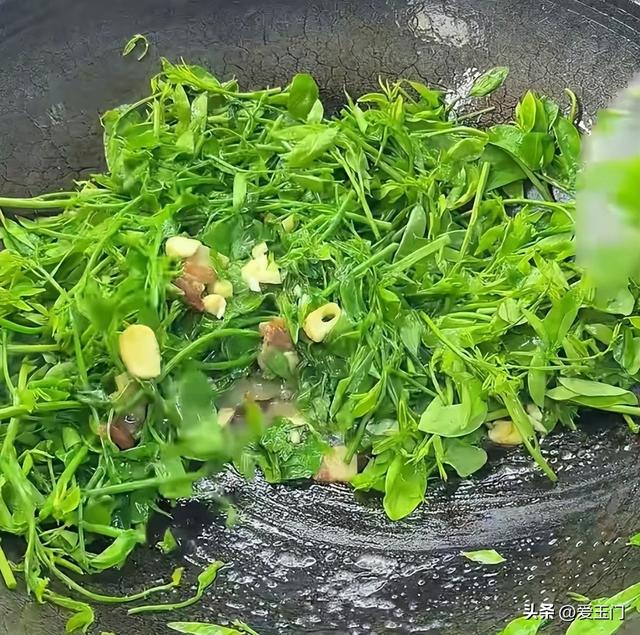 冬至过后使劲吃	，一清肝排毒、二助眠	、三护眼，清新脆嫩，别错过