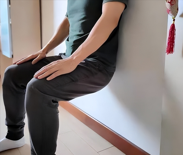 提醒男性：再累也要练深蹲！坚持一个月，3个身体好处收入囊中