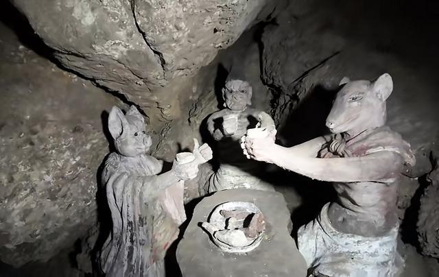 青城山奇怪洞穴住满“妖魔鬼怪”！内部犹如地狱，太恐怖了吧！