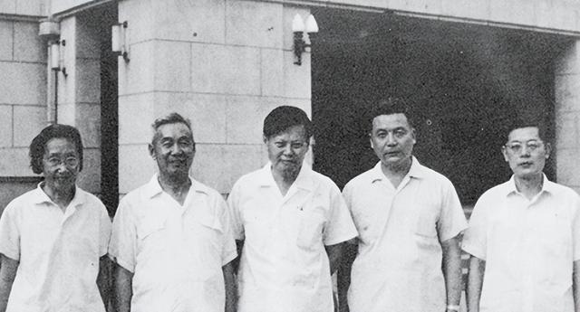 翁帆也没想到，丈夫杨振宁去世后，竟因生前一个举动再次口碑升华