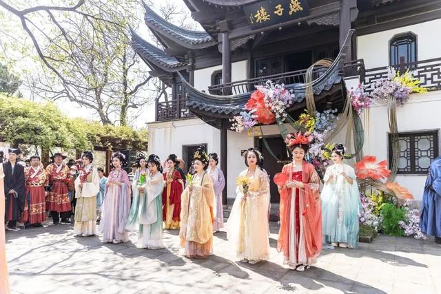 212.93万人次！入列十大热门城市！