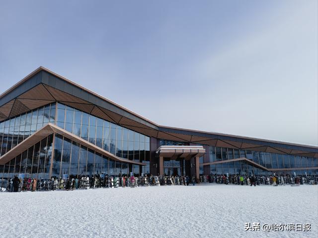 哈尔滨热雪奇迹两款权益卡，承包你的四季冰雪乐