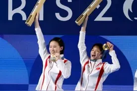 断崖式领先，女子10米跳台全红婵力压陈芋汐小组第一晋级半决赛图片
