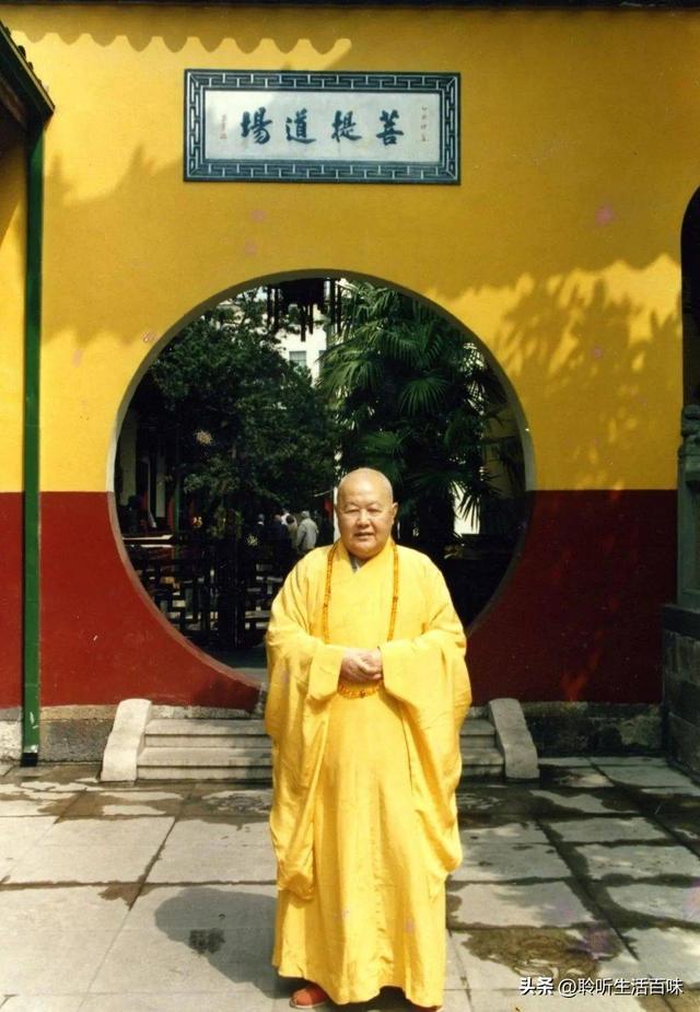 上海“九龙柱”之谜，黄铜铭文 金龙缠绕，背后真相又是什么？