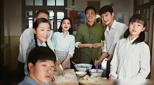 原来《父母爱情》里他们是真夫妻	，结婚40年零绯闻，儿子也是导演