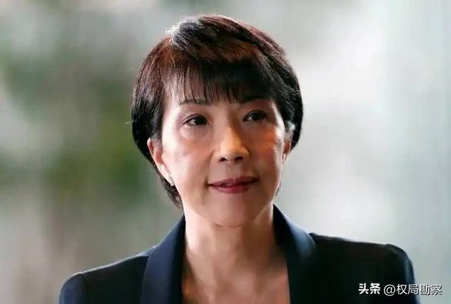 高市最新支持率出炉，近半数人支持对华开战，中日战争一触即发？